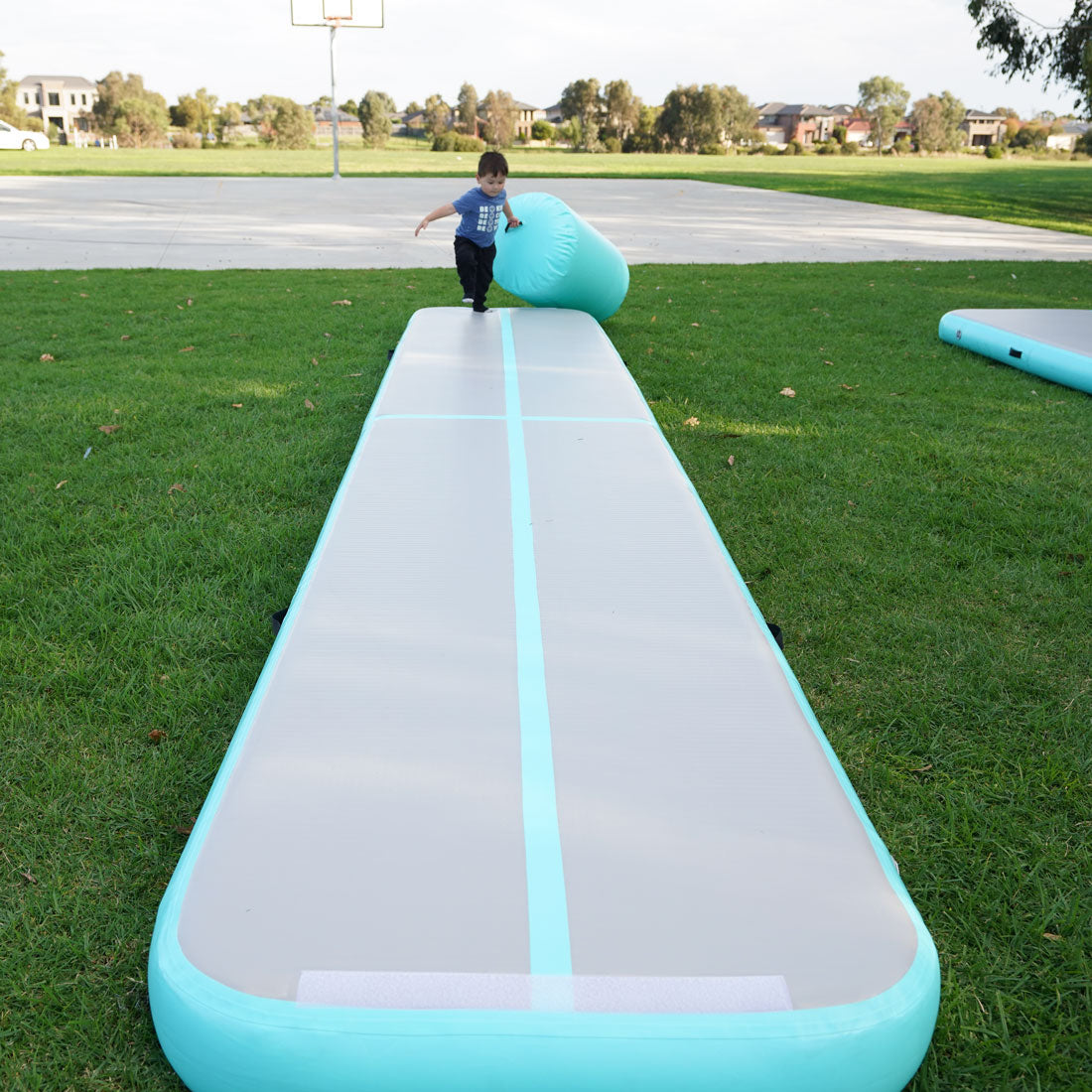 4Mx1Mx20CM Inflatable Air Track Mat Tumbling Floor Home Gymnastics Mat with Electric Pump - Green